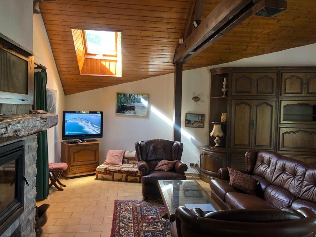 Maison/Gite Familial Dans Le Jura A 200M Du Lac Avec Piscine Privee Marigny  Екстер'єр фото